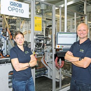 «Unsere 70 Mitarbeiter sind daran interessiert, Lösungen möglichst schnell und praxisnah zu finden», sagt Matthias Venske, Geschäftsführer, neben Director Operation Elisabeth Jahns, beide eAx solutions.(Bild:  Grob Werke)
