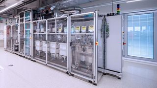 Powder-Up! Pilotanlage zur Herstellung von Aktivmaterialien für Natrium-Ionen-Batterien. (Bild: ZSW Ulm)