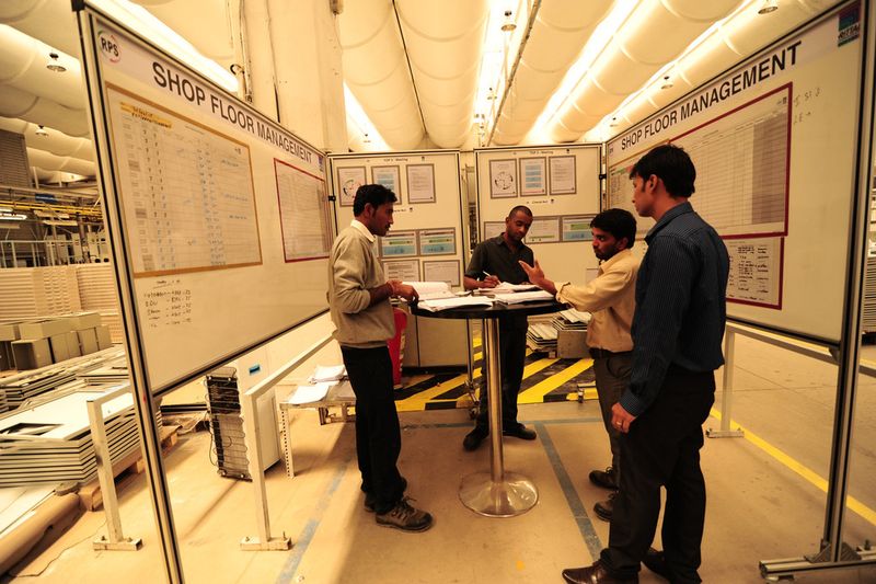 Impressionen aus der Produktion bei Rittal in Indien. (Bild: Deutsche Messe AG)