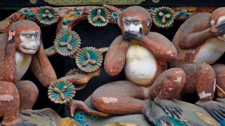 Die berühmten drei Affen von Nikkō: nichts (Böses) sehen, nichts (Böses) hören, nichts (Böses) reden. Das dazu gehörende japanische Sprichwort steht für vorbildlichen Umgang mit Negativem – und bedeutet genau das Gegenteil von dem, was für ein funktionierendes CIRS-Konzept benötigt wird. (Jakub Hałun - Eigenes Werk, GFDL)