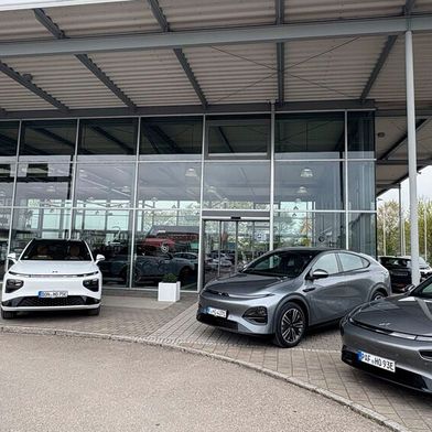 Hofmann Automobile verkauft Xpeng nun auch in Mertingen. (Bild: Hofmann Automobile)