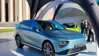XPeng zeigte sich auch auf der IAA in München mit Fahrzeugen für Europa. Im Heimatland forciert die Marke neben anderen Herstellern das autonome Fahren.  (Bild: SP-X/Holger Holzer)