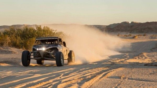 Der elektrisch angetriebene Offroad-Racer EV1 (Bild: SRI)