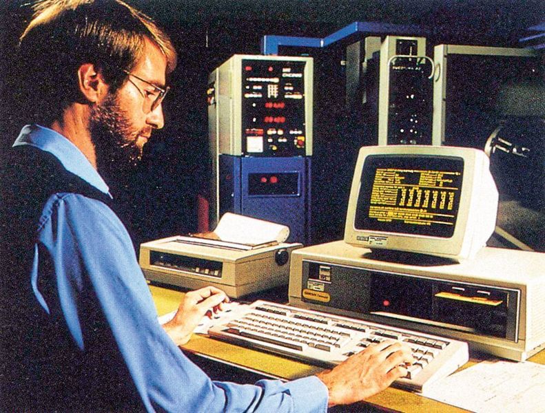 Wende der 1970er zu den 80ern: Die CNC-Technologie beginnt ihren Siegeszug. (Sandvik)