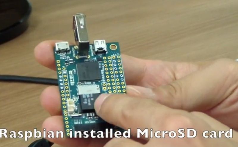 Odroid W in Aktion: Das Betriebssystem Raspian ist auf Micro SD installiert (Bild: hardkernel.com)
