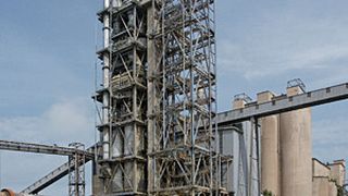 Bild 1: Transportieren, lockern, mischen: Im Zementwerk Karsdorf von Lafarge geht nichts ohne Druckluft. Für den Druckbereich zwischen 1 und 1,5 bar setzt das Unternehmen jetzt Delta-Hybrid-Drehkolbenverdichter ein. (Bild: Aerzener Maschinenfabrik)