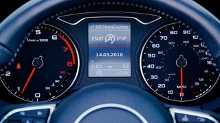 Anerkannte Kfz-Werkstätten sollen weiterhin den Zugang zu den wichtigen Fahrzeugdaten erhalten. Dazu sollen sie sich nach SERMA akkreditieren.  (Bild: gemeinfrei)