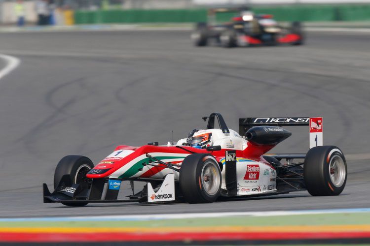 Die Flut an Daten ähnelt derer der Formel 1 und soll für die Nachwuchs-Piloten mit die beste Vorbereitung auf die Top-Formel Serie darstellen.  (FIA F3)