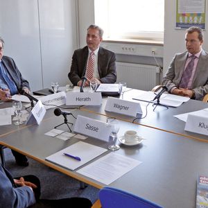 Hehre Werte geben Unternehmen ab, wenn sie die Ersparnis beim Einsatz eines Engeneering-Systems beziffern sollen.