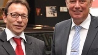 Die beiden Geschäftsführer vom Autohaus Brandenburg: Ralf Brandenburg (li.) und Michael Niebel. (Richter)