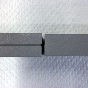 Bild 1: Vergleich der Größe des Klebespalts an einem Prüfkörper.