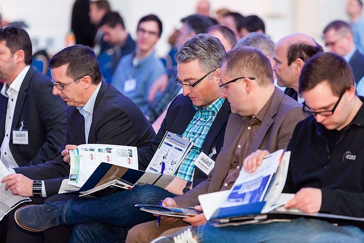 Das Programm war vollgepackt mit interessanten Vorträgen und Live-Vorführungen. (Stefan Bausewein)