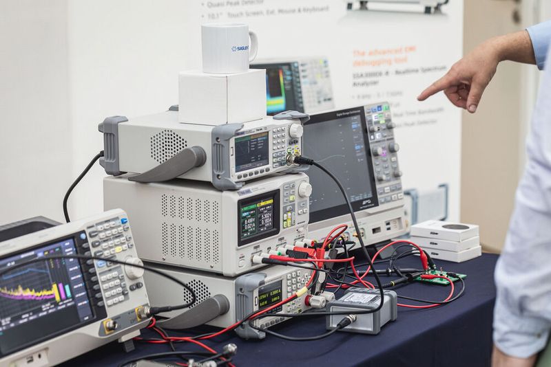 Unter dem Motto „Power of Electronics” versammelten wir am 18. und 19. Oktober 2022 sechs Elektronikkonferenzen in Würzburg: Entwicklerforum Leistungselektronik, DC/DC-Wandler-Tag, Schaltnetzteiletag, Batteriepraxis Forum, Praxisforum Elektrische Antriebstechnik und Cooling Days. Auch 2023 findet Power of Electronic statt. Merken Sie sich bereits jetzt den Termin vor: 17. bis 18. Oktober 2023.  (Bild: Stefan Bausewein )