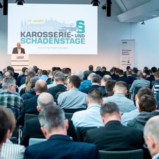 Auch 2020 werden wieder über 1.000 Teilnehmer bei den Würzburger Karosserie- und Schadenstagen erwartet.(Bild:  Stefan Bausewein)