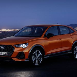 (Audi)