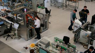 Hacker-Teams übernehmen Anfang März 2017 die Smart Factory OWL beim industriellen Hackathon in Ostwestfalen-Lippe – dem Factory Hack 2017. (Centrum Industrial IT (CIIT))