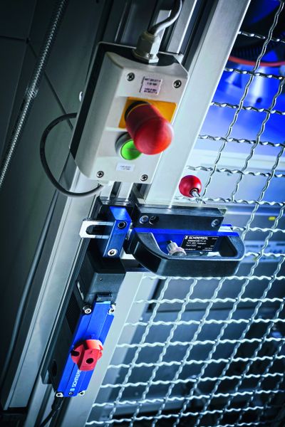 In dieser Anwendung ist der AZM150 kombiniert mit dem Türgriffsystem DHS-150. (Bild: Schmersal Group / Dominik Gierke)