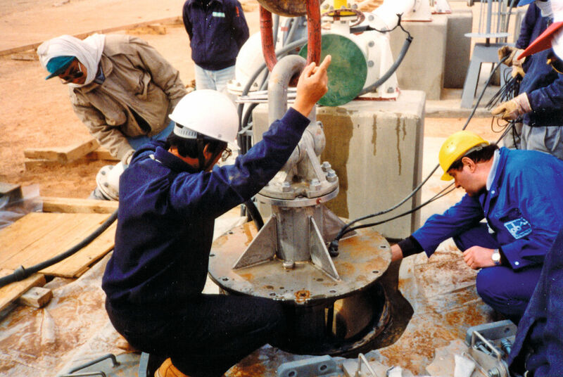 Bild 2: Bei dem weltweit größten Pipeline-Projekt zur Trinkwassergewinnung in der Wüste, dem Great-Man-Made-River-Projekt, leisten Edelstahlrohre Schwerstarbeit. (Bild: WZV/Butting)