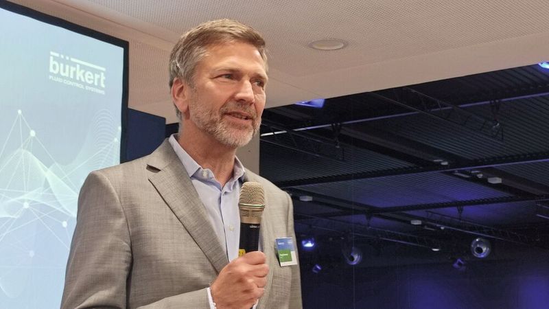 Quiere convertir las visiones en la «estrella polar» de la empresa: Georg Stawowy, director general de Bürkert, considera que la economía regenerativa es «un proyecto que es mejor abordar poco a poco». (Imagen:PROCESS/Stephan)