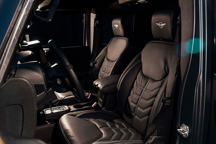 Für den Innenraum bietet Rezvani unter anderem spezielle Lederbezüge für die Sitze. (Rezvani Motors)