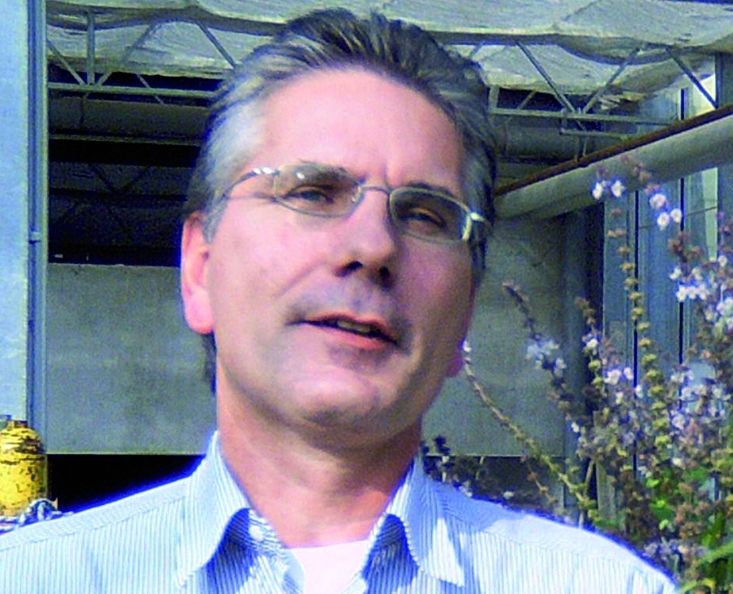 Rainer Speckhardt, Geschäftsführer bei Swangolt: „In den von uns eingesetzten biologisch abbaubaren Verpackungen bleiben unsere Kräuter und essbaren Blüten bis zu 30% länger frisch.“ Bild: Swangolt (Archiv: Vogel Business Media)