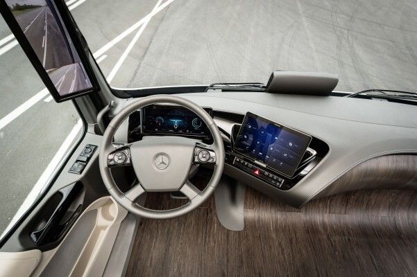 Der Mercedes-Benz Future Truck 2025: Weltpremiere der spektakulären Studie des Lkw von morgen – autonome Fahrt in eine faszinierende Zukunft (Bild: Mercedes-Benz)