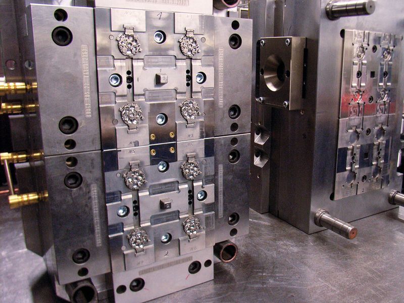 This mould allows for all three of the polycarbonate materials needed for the sensor to be run through a single manifold. (Source: Heitec)