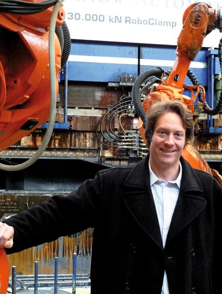 Dipl.-Ing. Hagen Hänelt, Geschäftsführer der Finow Automotive GmbH in Eberswalde: „In der IHU-Linie, in der die Gräbener-Roboclamp-IHU-Presse im Mittelpunkt steht,  produzieren wir Längsträger für etwa 100.000 Fahrzeuge pro Jahr.“ (Bild: Kuhn)