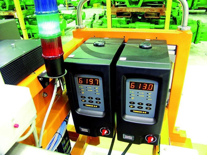 Bild 1: Die beiden Tensor-Steuerungen sind für je eine Spindel zuständig. (Archiv: Vogel Business Media)