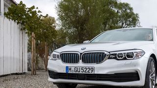 BMW startet im kommenden Jahr mit dem induktiven Laden. (BMW)