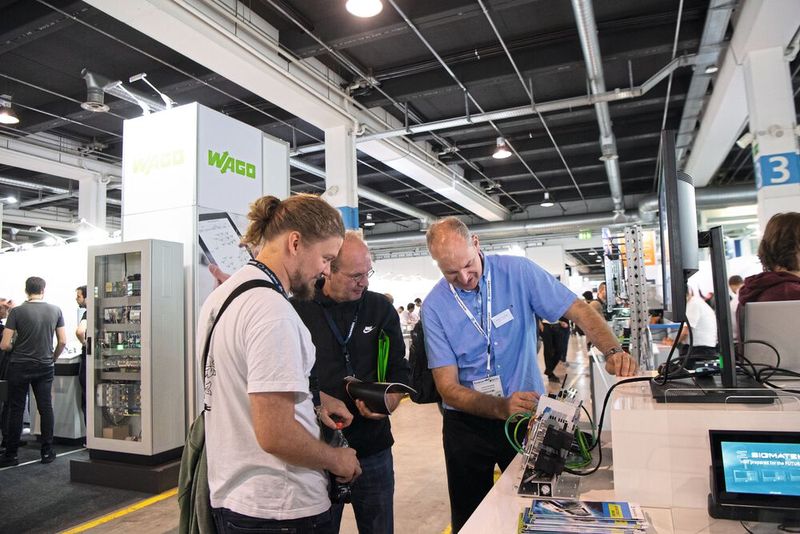 Die «maintenance Schweiz 2024» und die «all about automation» präsentieren vom 28. bis 29. August 2024 in Zürich Zukunftstechnologien, die die Bereiche industrielle Instandhaltung mit Industrieautomation, Robotik und Digitalisierung zusammenbringen.  (Bild: Easyfairs/Susanne Seiler)