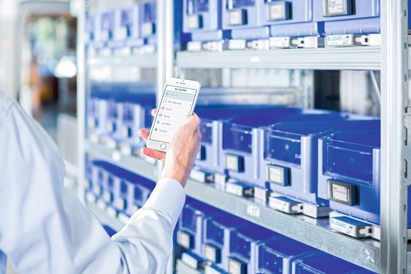With Arims mobile, users in production and assembly as well as in purchase and management have an immediate overview of all articles and deliveries in their Bossard logistics systems. (Bossard)