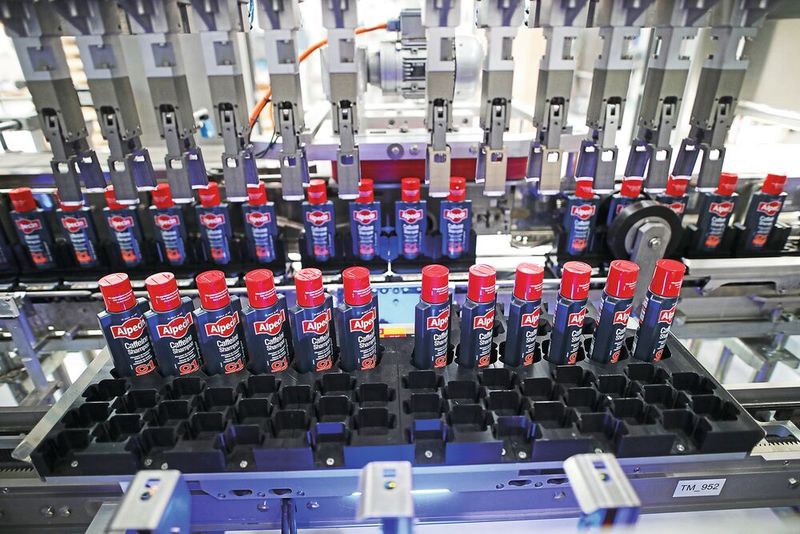 Experiencia en componentes: gracias al Dr. Kurt Wolff, la comisión logró reducir en más de dos tercios los residuos generados en la producción de champú utilizando el medidor de caudal Flowave. (Imagen:Bürkert Fluid Control)