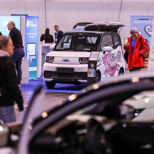 Auf der Messe findet nicht nur ein direkter Austausch mit Pflegekräften statt, es werden auch Produkte, Innovationen und neue Ideen präsentiert. (©  Altenpflege-Messe 2024)