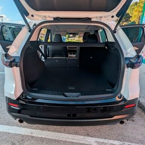 The trunk capacity increases to over 2,000 liters when the rear seat bench is folded down completely.(Image: Mauritz - VCG)