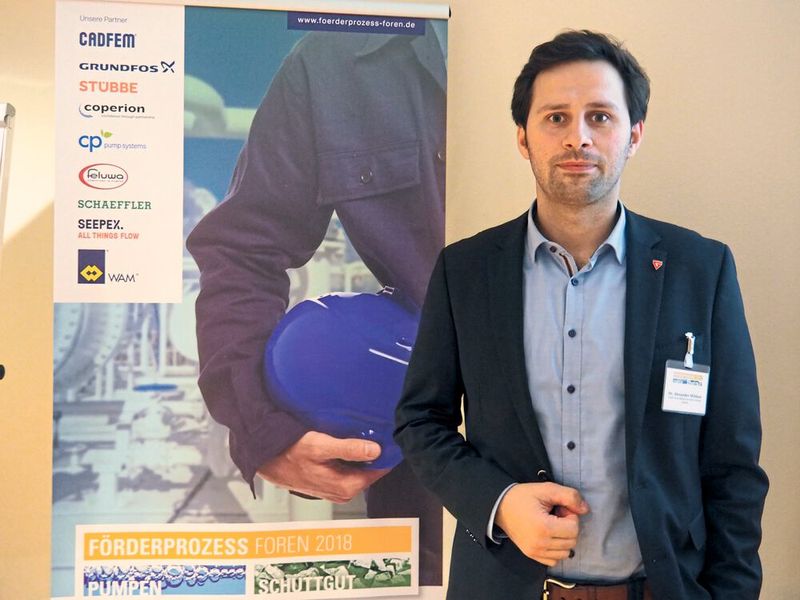 Dr. Alexander Mildner, Greif Velox Maschinenbau, hatte drei Praxisbeispiele dabei, wie Kundenanforderungen zu besseren Produkten führen können. (Bild: Mühlenkamp)