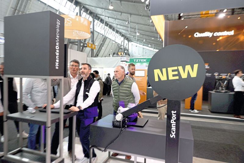 Das innovative und mobile Scan-System für präzise 3D-Messungen Zeiss ScanPort ist eine Komplettlösung für die 3-Achsen-Automatisierung, die mit nur einem Klick zum Messergebnis führen soll. (Bild: Maschinenmarkt)