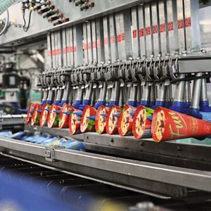 Staveb hat eine Anlage zur Herstellung von Cornets der Midor AG in Meilen modernisiert, bei der die bisher eingesetzte Steuerung durch den Lieferanten abgekündigt wurde.