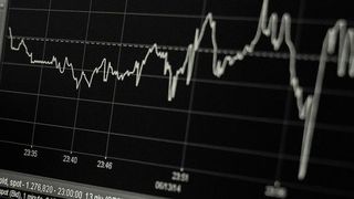 Weil Rohstoffe immer Preisschwankungen unterliegen, ist Finanz-Hedging ein sinnvolles Mittel, um ungeplanten Steigerungen vorzubeugen.  (Pixabay)