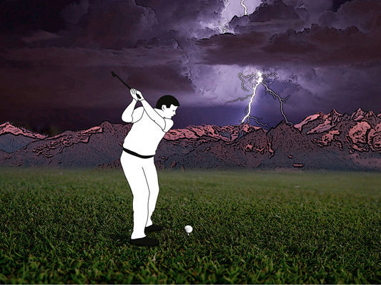Golfen bei Gewitter? Schutz suchen in Autos oder Schutzhütten mit Blitzschutzsystem.