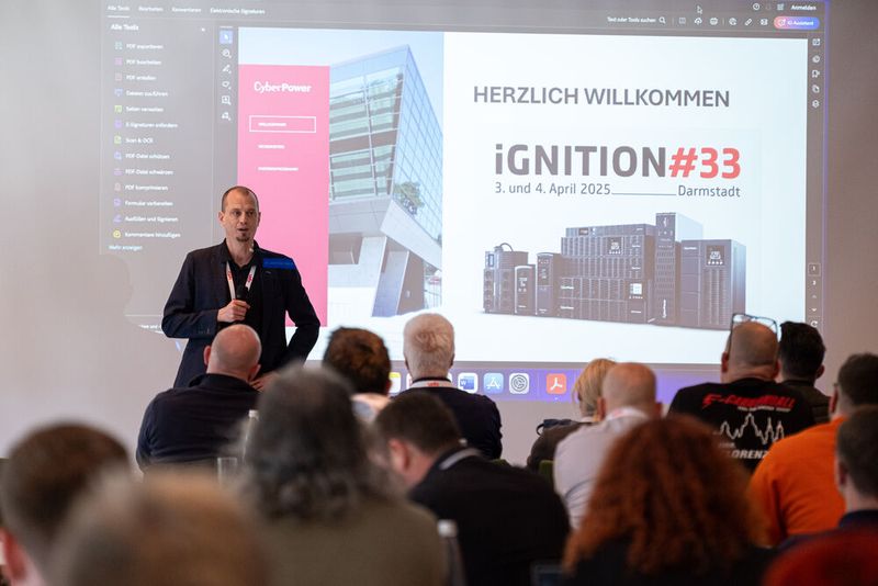 Die Elevator Pitches starten mit Felix Bechmann (Cyberpower). (Bild: Niklas Christensen)