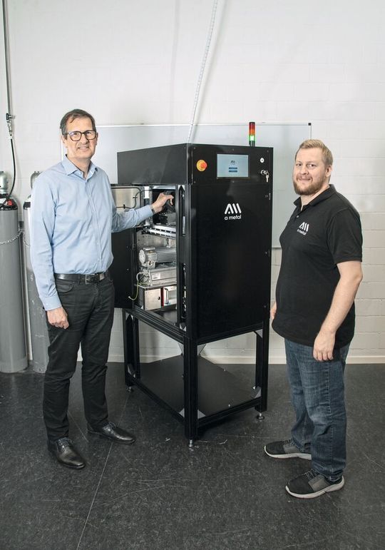 Ralf Gerdes, CEO von Inspire AG (links) und Stephan Steiner, Gründer und Geschäftsleiter von A-Metal (rechts).(Bild:  A-Metal AG)
