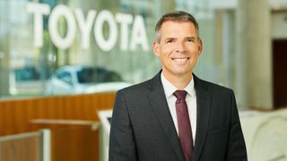 Toyota-Deutschland-Präsident André Schmidt: „Wenn wir 2025 in einem sehr herausforderndem Umfeld eine Einheit mehr verkaufen als in diesem Jahr, sind wir zufrieden.“ (Bild: Jason Kindig Photography)