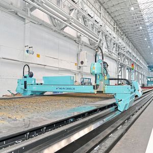 Die renommierte Schiffswerft Blohm+Voss vertraut auf eine Plasmaschneidanlage der Baureihe MG von Microstep. Die, wie es heißt, flexibel einsetzbare CNC-Anlage schneidet dort großformatigen Blechtafeln zwischen 4 bis 60 mm dicke für die Schiffsbeplankung.