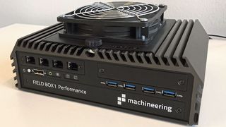 Mit der leistungsstarken „FieldBox 1 Performance“ lassen sich mehrere Feldbusse emulieren – wichtig zum Beispiel bei großen Logistikprojekten.  (Machineering)