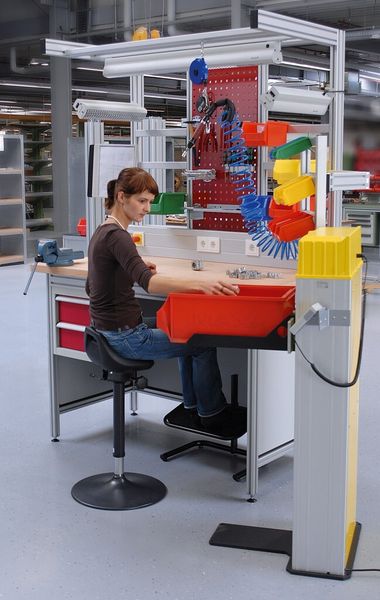 Mit den spezifisch konfigurierbaren Montagearbeitsplätzen von RK Rose+Krieger bleibt fast kein Wunsch unerfüllt. (Bild: RK Rose+Krieger)