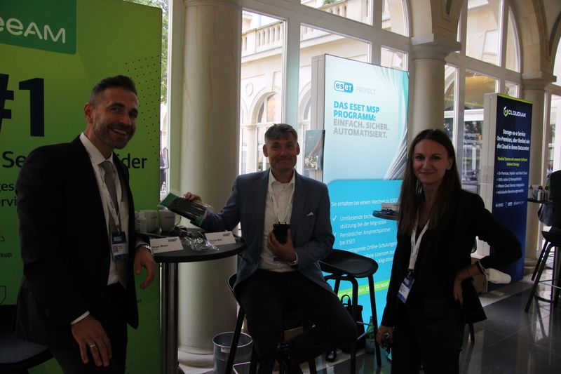 ...und freute sich danach über zahlreiche Fachgespräche am Demopoint. (Vogel IT-Medien GmbH)