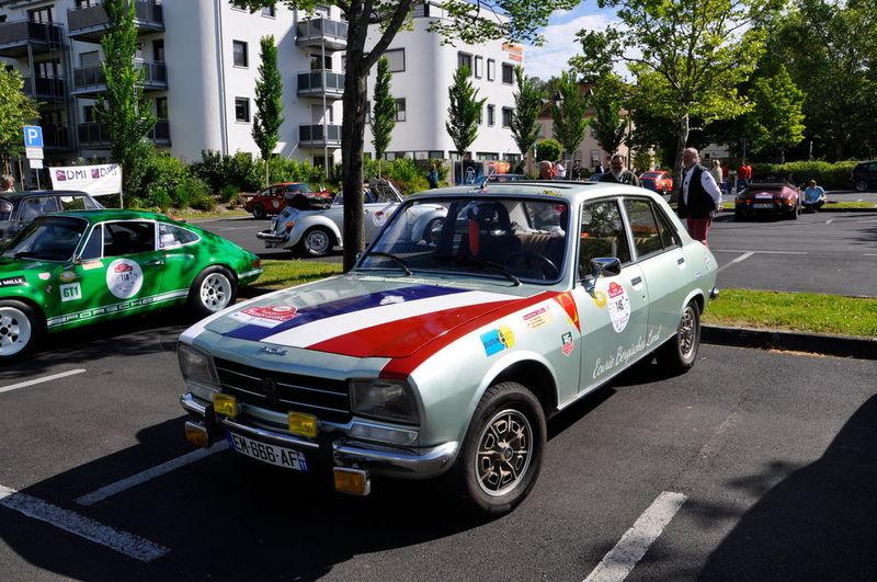 Sieht aus wie ein Franzose, ist aufgemacht wie ein Franzose ... (Grimm/»kfz-betrieb«)