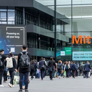 Die PCIM, internationale Fachmesse für Leistungselektronik, zeigte sich mit 650 Ausstellern aus 27 Ländern, mehr als 120 Neuausstellern sowie einem internationalen Anteil von über 60 Prozent, als dynamischer Branchentreffpunkt entlang der gesamten Wertschöpfungskette.(Bild:  Mesago/Arturo Rivas Gonzalez)