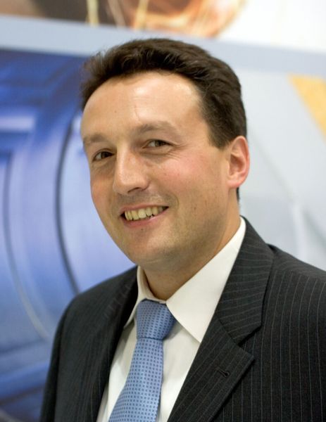 Dominic Deutges, Professor für Fertigungstechnik an der Hochschule Niederrhein, Krefeld, und Technologieberater der A. Monforts Werkzeugmaschinen GmbH, Mönchengladbach: „Wir brauchen eine Risikobeurteilung, die das gesamte, von einer Maschine ausgehende Risiko über die Betriebsdauer bilanziert und zu absoluten Richtwerten ins Verhältnis setzt.“ (Bild: Monforts)